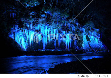 氷柱ライトアップ <三十槌の氷柱> 氷柱ライトアップ <三十槌の氷柱> 98319803