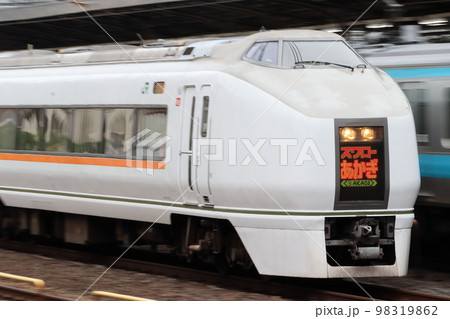 高崎線特急スワローあかぎ号:651系電車(流し撮り) 高崎線特急スワローあかぎ号:651系電車(流し撮り) 98319862