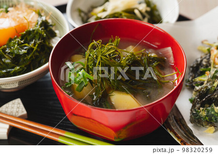 アカモクの味噌汁 98320259