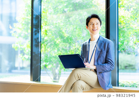 エンジニア　パソコン　撮影協力「LINK FOREST」 98321945