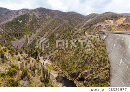 Tumut Pond Dam in New South Wales Australia 98321977