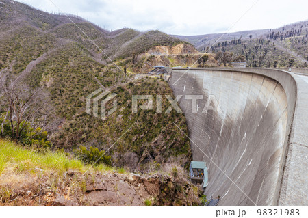 Tumut Pond Dam in New South Wales Australia 98321983