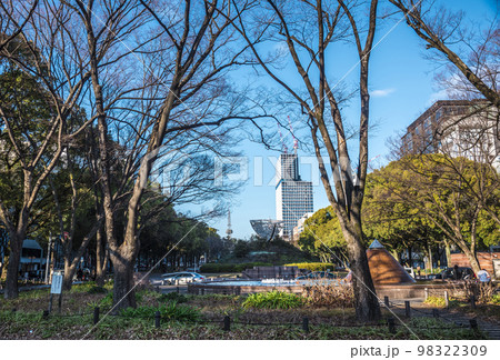 《愛知県》名古屋都市風景 栄久屋大通公園 建設中の中日ビル 《愛知県》名古屋都市風景 栄久屋大通公園 建設中の中日ビル 98322309