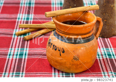 メキシコの飲み物 カフェ・デ・オジャ メキシコの飲み物 カフェ・デ・オジャ 98323741