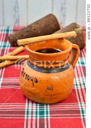 メキシコの飲み物 カフェ・デ・オジャ メキシコの飲み物 カフェ・デ・オジャ 98323750