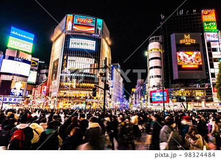 日本の東京都市景観 3千万人超累計・4カ月で1千万人増・死亡456人最多…世界最多感染者数＝1月6日 98324484
