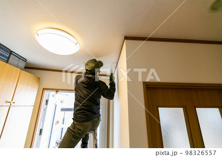 天井の点検口設置工事 98326557