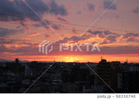 朝焼けの街 朝焼けの街 98330748