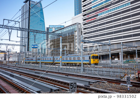 【名古屋駅】名古屋駅を通過するドクター東海 98331502