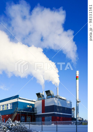 A new modern gas cogeneration plant with high thermal energy efficiency operating at full capacity 98331561