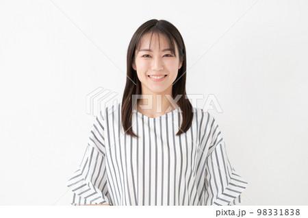 女性　白バック 98331838