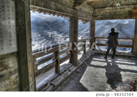 冬の山寺 98332504