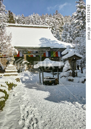 冬の山寺 冬の山寺 98332692