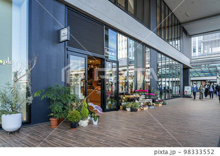 【神奈川県】クリニックや飲食店が入る複合施設ビナガーデンズパーチ 98333552