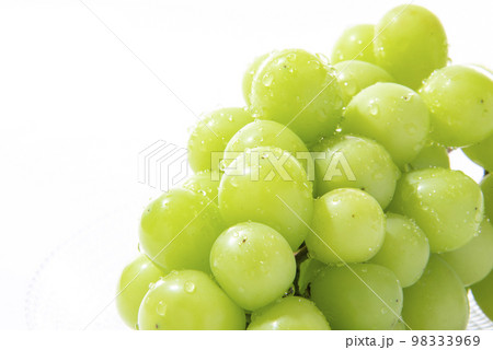 シャインマスカット　白バック 98333969