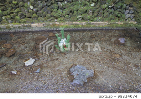湧き水の風景_貴船神社奥宮参道 湧き水の風景_貴船神社奥宮参道 98334074