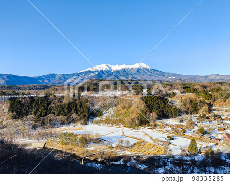 柳又ビューポイントから望む冬の御嶽山 柳又ビューポイントから望む冬の御嶽山 98335285