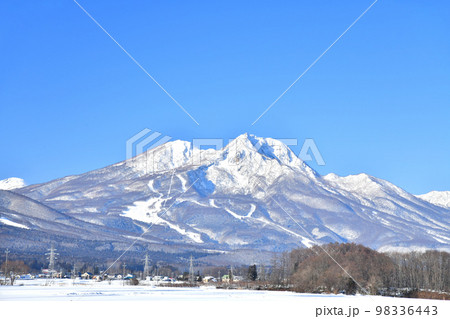 妙高山方面を望む(長野県信濃町)【2023.1】 妙高山方面を望む(長野県信濃町)【2023.1】 98336443