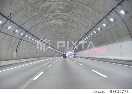 東名高速道路　出口が見えない 98336778