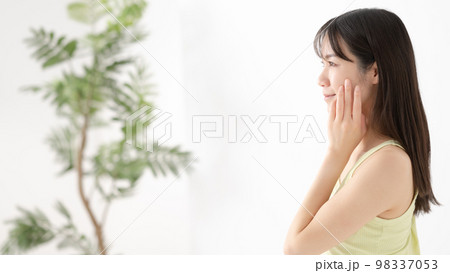 クールビューティー　美肌　潤い　 98337053