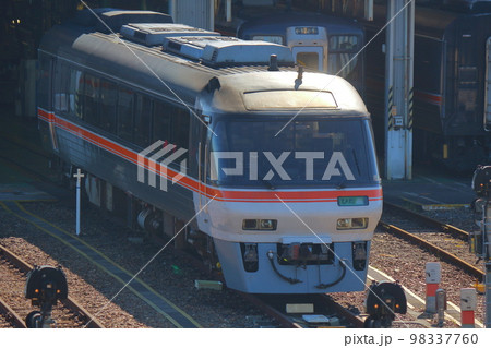 名古屋車両区で点検中の旧ワイドビューひだ キハ85系 名古屋車両区で点検中の旧ワイドビューひだ キハ85系 98337760