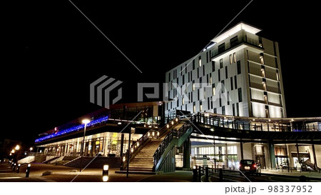 オトリバーサイドテラスの夜景〈乙川河川敷/愛知県岡崎市〉 98337952