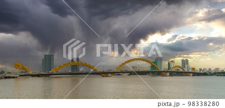 Dragon bridge with Han river in Da Nang city. Landmark and popular for tourist attraction. Vietnam and Southeast Asia travel concept 98338280