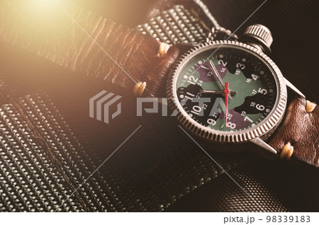 old military style of men wristwatch 98339183