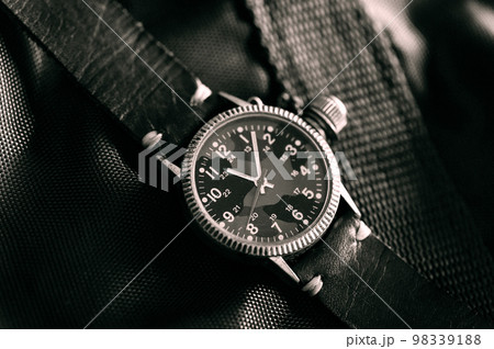 old military style of men wristwatch 98339188