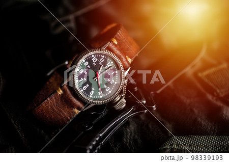 old military style of men wristwatch 98339193