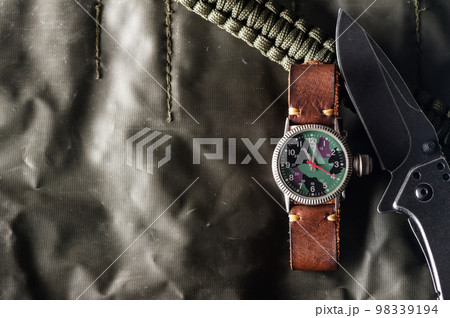 old military style of men wristwatch 98339194