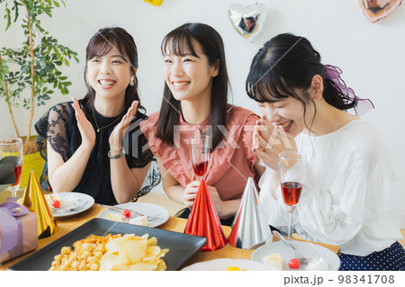 女子会イメージ 98341708