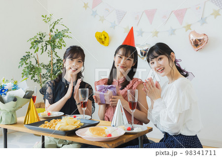 女子会イメージ 98341711