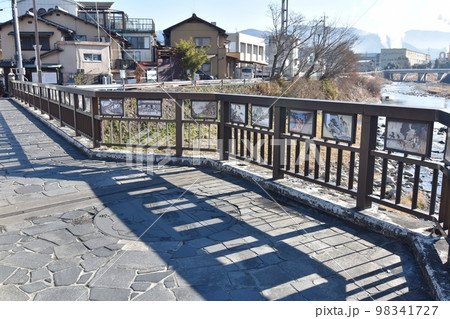 阿木川に架かる大井橋 98341727