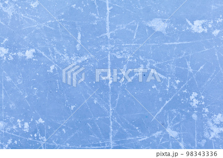 Empty ice rink with skate marks after the session outdoor. 98343336