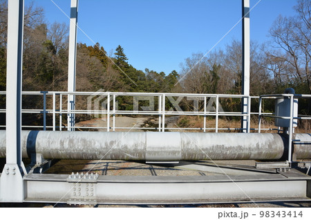 高麗川3 高岡橋からの高麗川 高岡橋の水管 高麗川3 高岡橋からの高麗川 高岡橋の水管 98343414