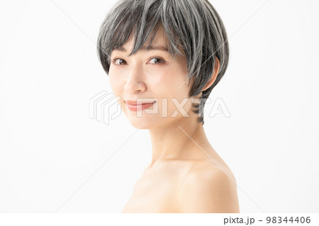 ウィッグ グレーヘア 女性 ウィッグ グレーヘア 女性 98344406