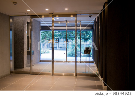 分譲マンションのエントランス 分譲マンションのエントランス 98344922