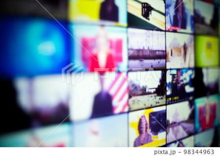 Split tv screen. Split tv screen. 98344963