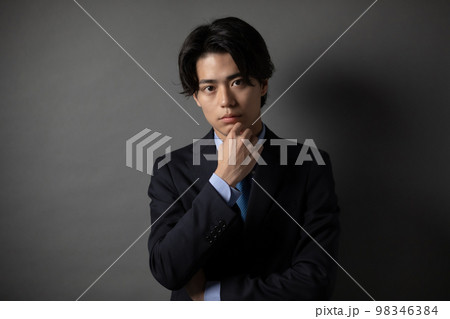 ビジネス　男性　クール 98346384