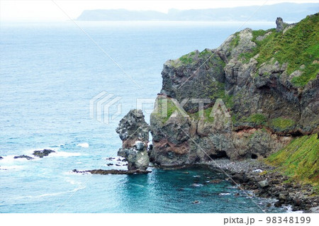 積丹半島国定公園 神威岬からの風景 積丹半島国定公園 神威岬からの風景 98348199