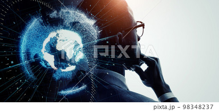 ビジネスマンとマインドイメージ 98348237