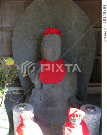 鎌倉市の光触寺にある塩嘗地蔵 98348593