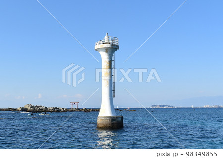 裕次郎灯台と名島の鳥居 裕次郎灯台と名島の鳥居 98349855