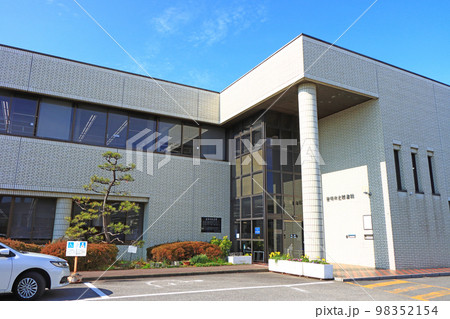 豊明市、豊明市立図書館の風景 98352154