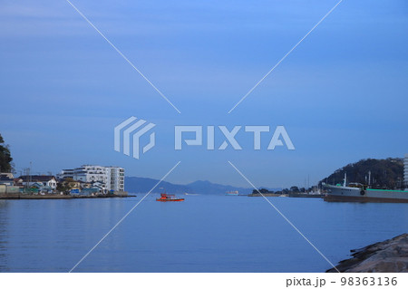 浦賀の渡し船(神奈川県浦賀) 浦賀の渡し船(神奈川県浦賀) 98363136
