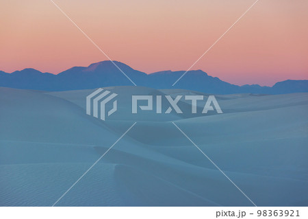 White sand dunes White sand dunes 98363921