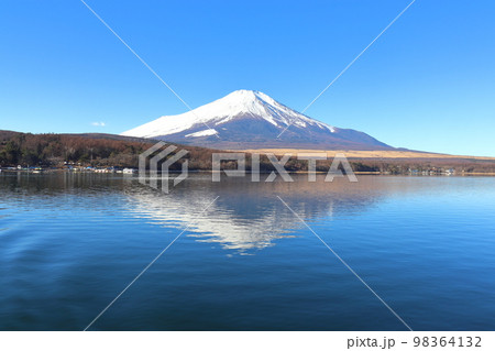 山中湖と富士山 山中湖と富士山 98364132