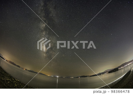 瀬戸内の初夏の星景色 島影から昇る天の川 瀬戸内の初夏の星景色 島影から昇る天の川 98366478
