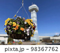 青空にそびえる塔 98367762